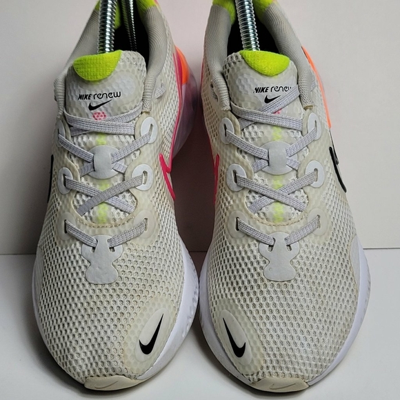 Nike Renew Run CK6360-005 White Pink Orange Woman Sz 6 Lightweight Running - Picture 3 of 9